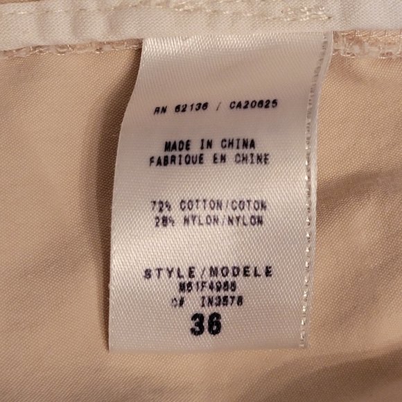 GENTLY USED GUESS CARGO SHORTS, SIZE 36!!! - Picture 4 of 5